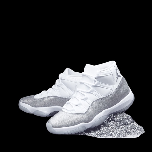Air Jordan 11 Retro Vast Grey White Metallic Silver Women’s 7.5 NWT - Picture 9 of 16